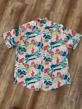 Men's Casual Short-Sleeve Button-Down Shirt in Multicolor Abstract Print